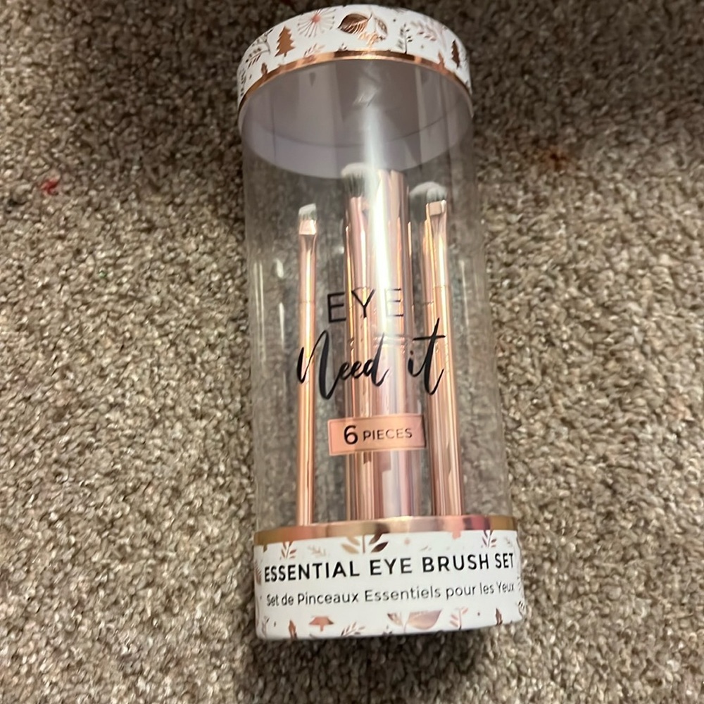 Brand new never open make a brush for your eyes